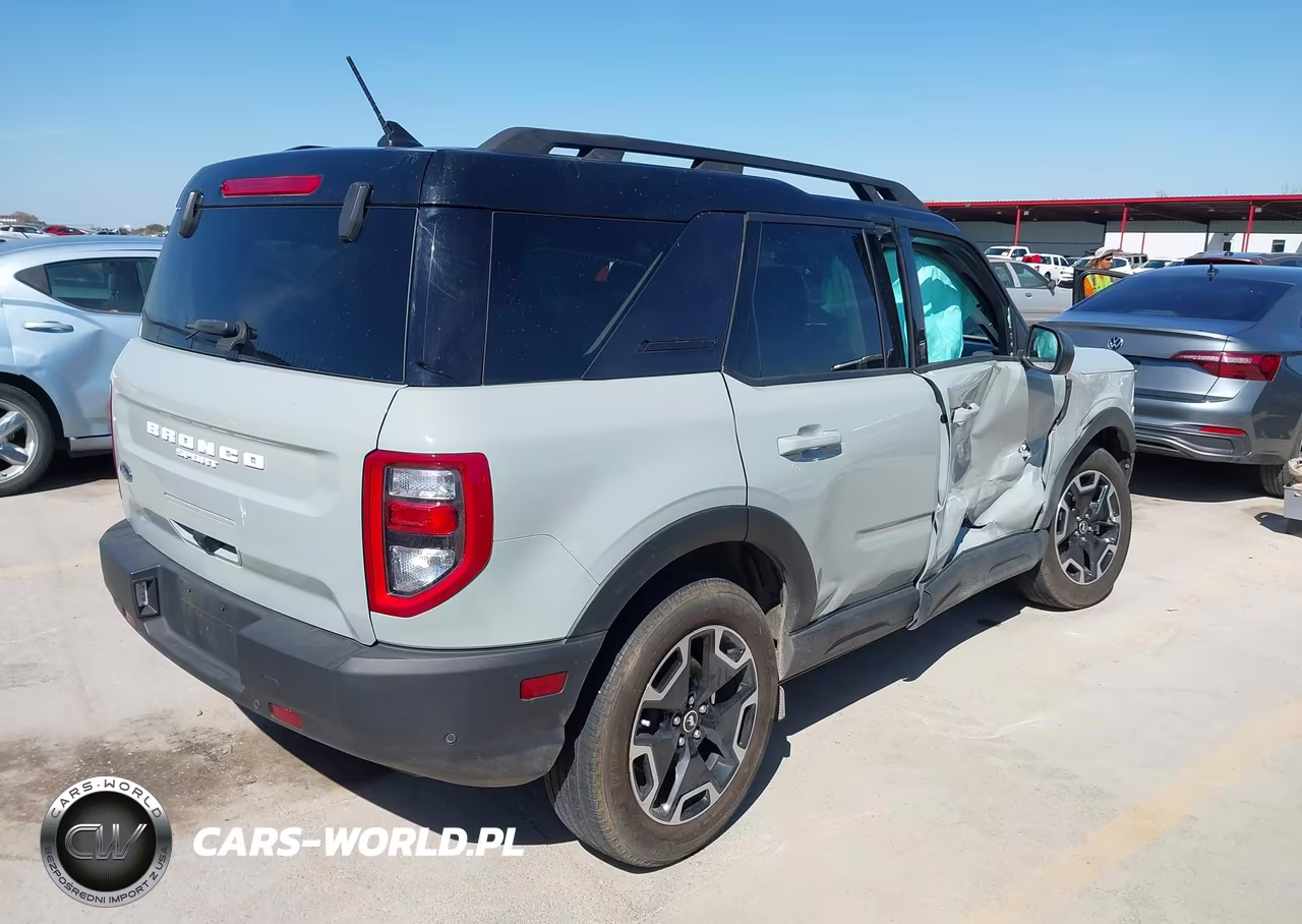 2023 Ford Bronco Sport Outer Banks VIN:3FMCR9C60PRE02047 - 4
