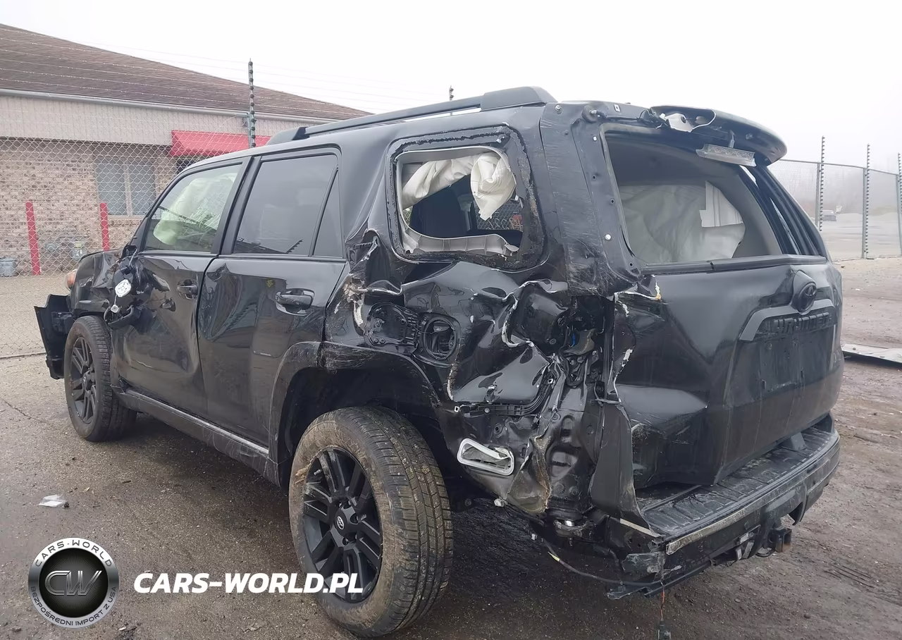 2020 Toyota 4Runner Nightshade Special Edition VIN:JTEBU5JRXL5740679 - 3