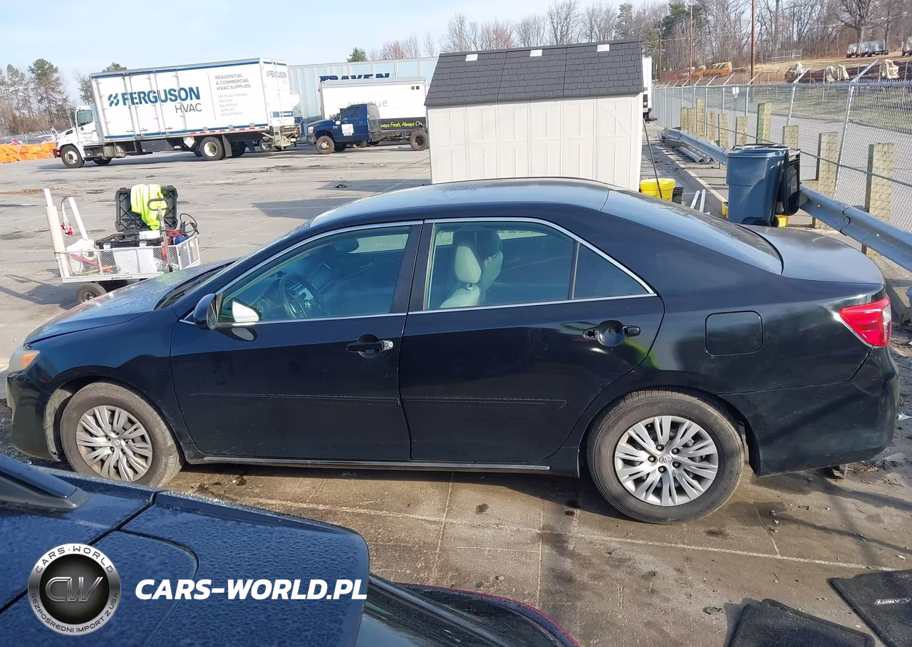2014 Toyota Camry Le VIN:4T4BF1FK2ER337471 - 15