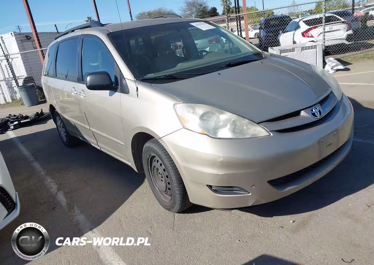2010 Toyota Sienna Le