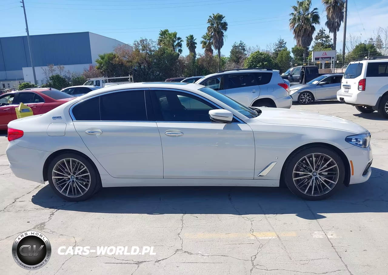 2018 BMW 530E Iperformance VIN:WBAJA9C56JB251301 - 13