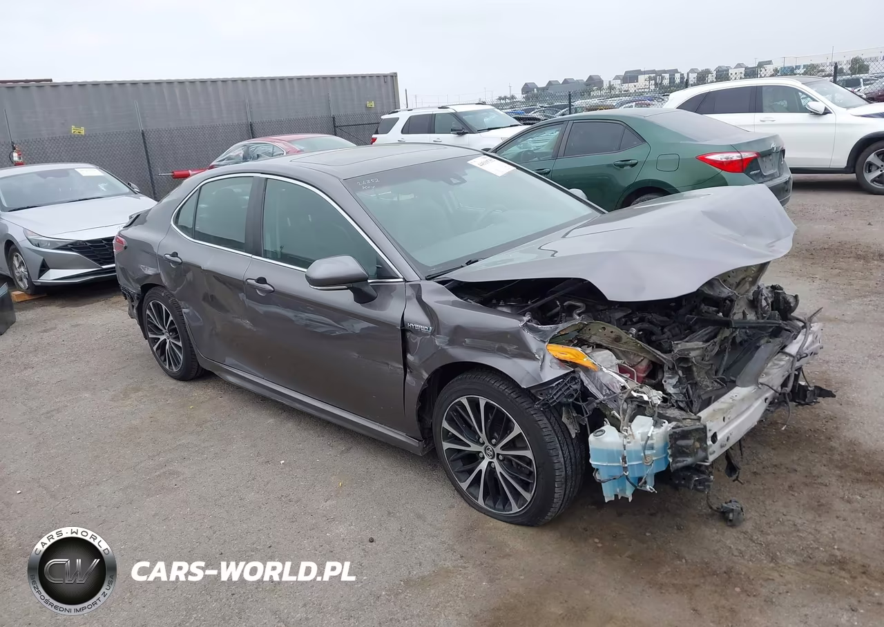 2018 Toyota Camry Hybrid Se