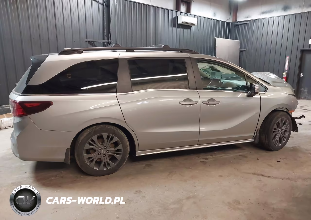2025 Honda Odyssey Touring VIN:5FNRL6H80SB002900 - 13