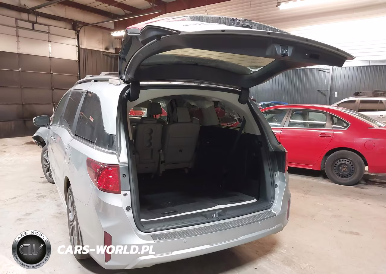 2025 Honda Odyssey Touring VIN:5FNRL6H80SB002900 - 3