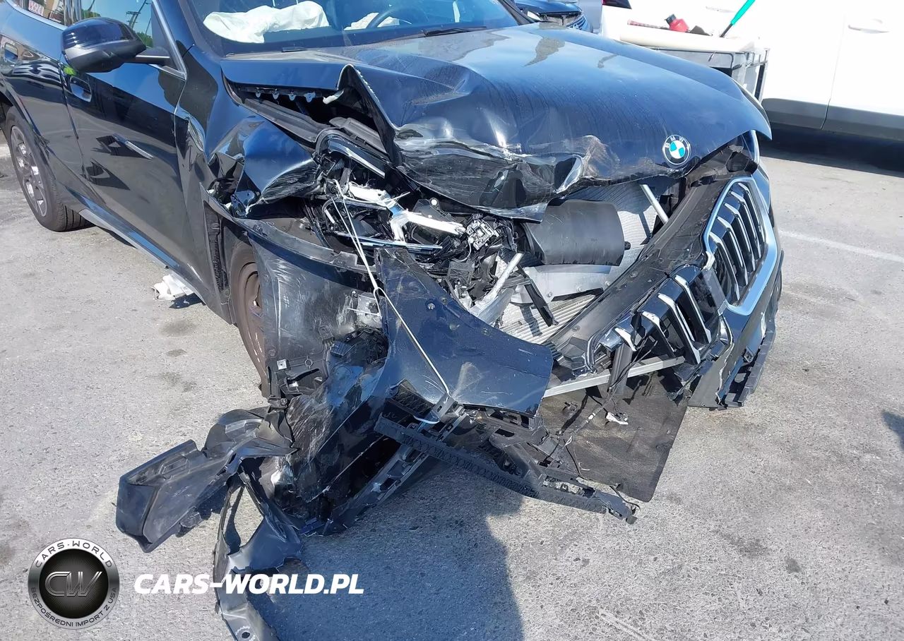 2025 BMW X1 xDrive28I VIN:WBX73EF0XS5044929 - 17
