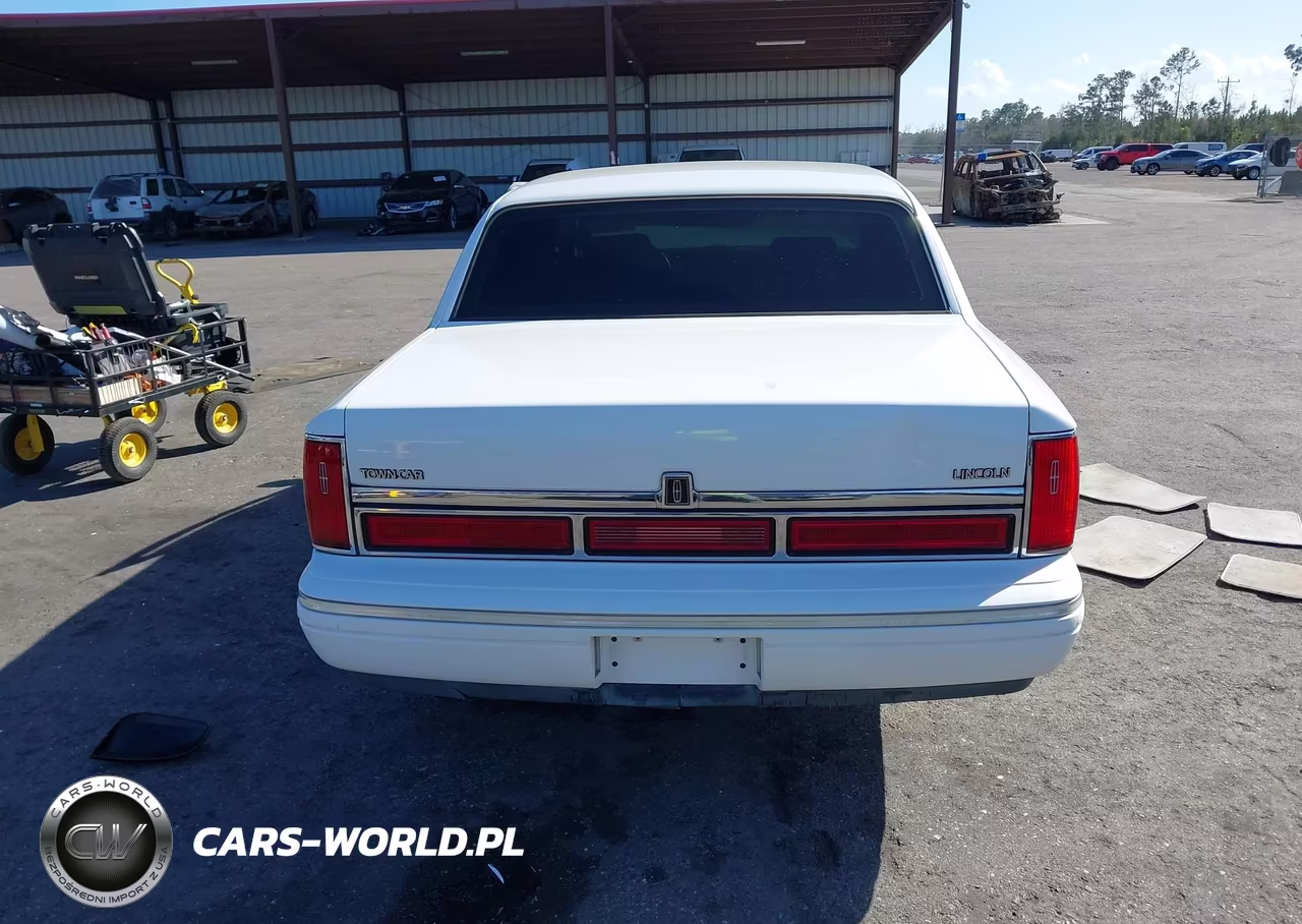 1996 Lincoln Town Car Executive VIN:1LNLM81W7TY726393 - 16