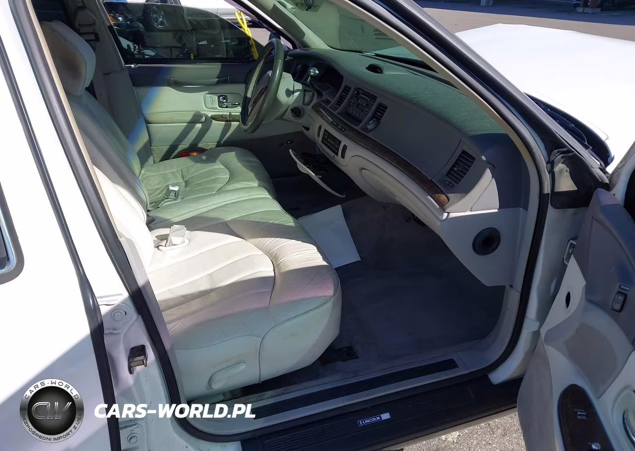 1996 Lincoln Town Car Executive VIN:1LNLM81W7TY726393 - 5