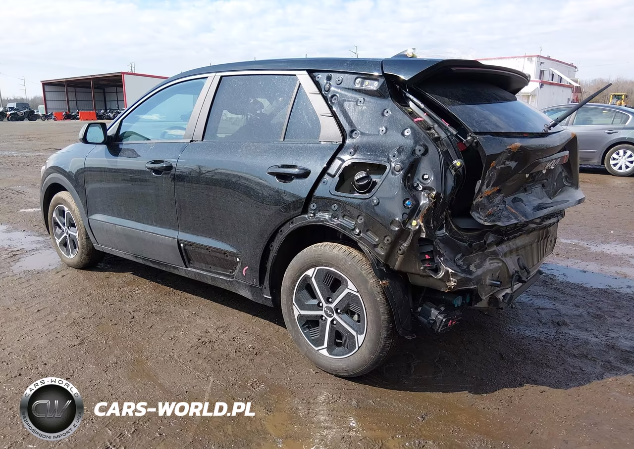 2025 Kia Niro Lx VIN:KNDCP3LE2S5263050 - 3