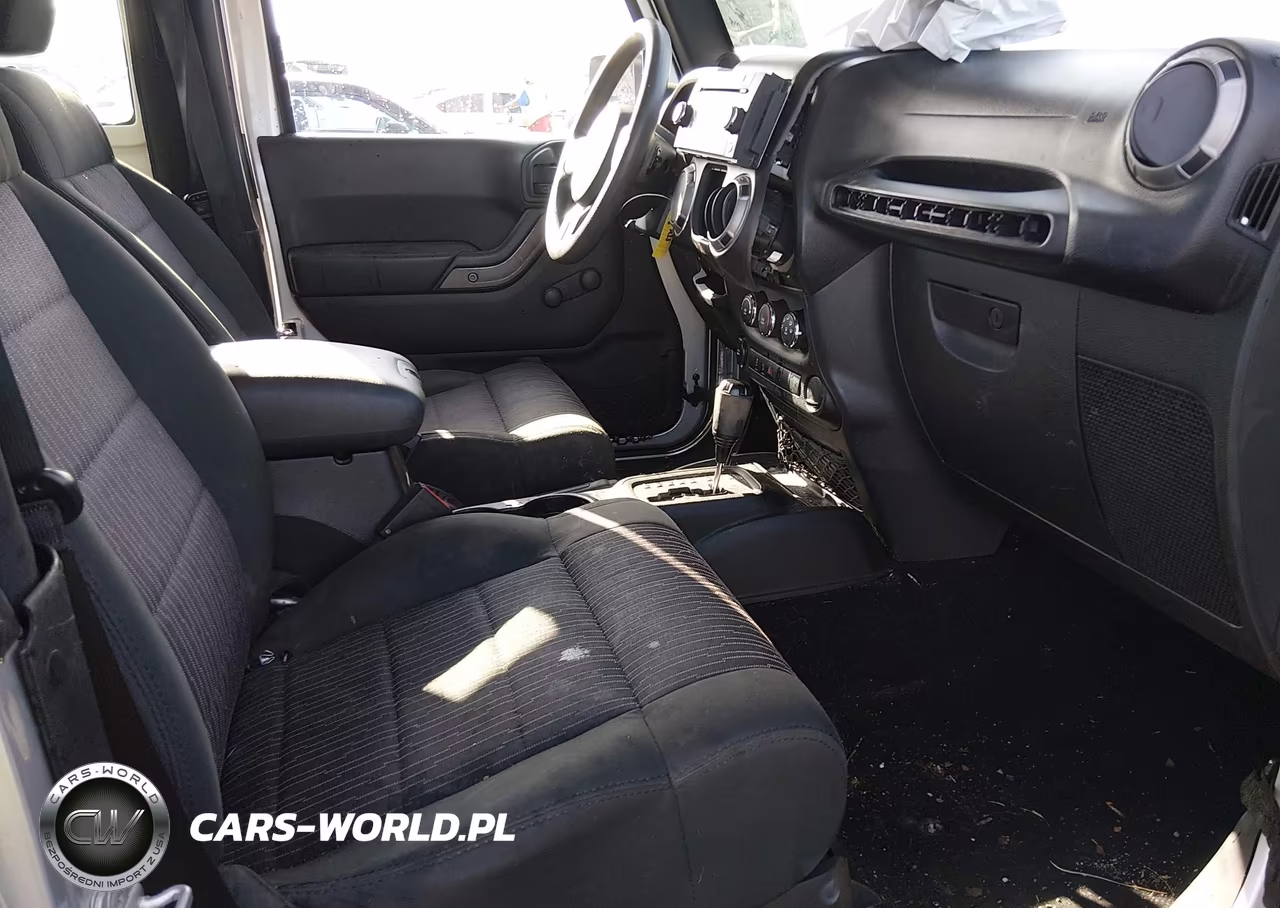 2011 Jeep Wrangler Sport VIN:1J4AA2D18BL594896 - 5