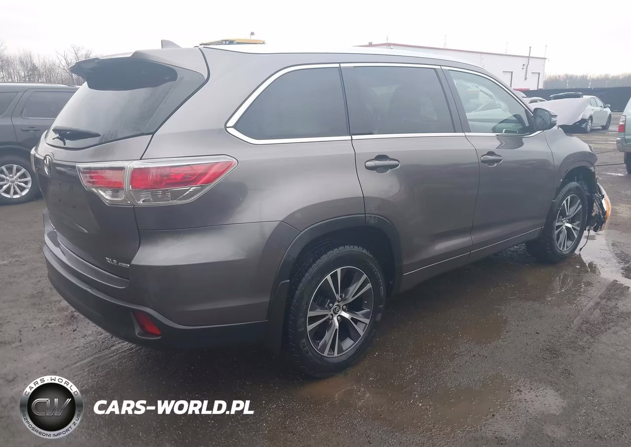 2016 Toyota Highlander Xle V6 VIN:5TDJKRFH1GS233991 - 4