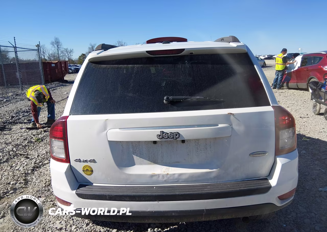 2017 Jeep Compass Latitude 4X4 VIN:1C4NJDEB9HD104625 - 16