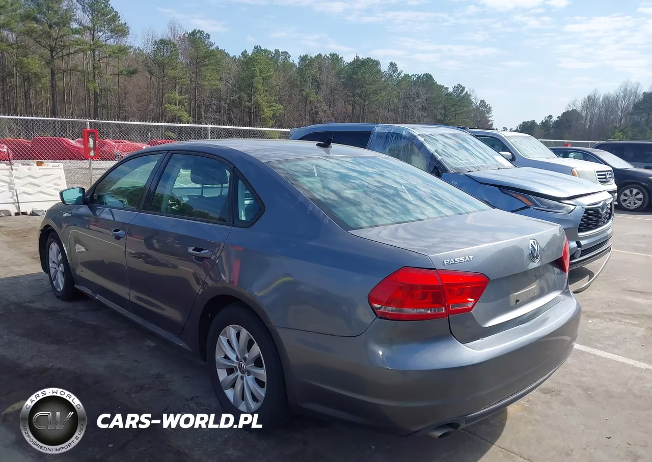 2015 Volkswagen Passat 1.8T Wolfsburg Edition VIN:1VWAT7A37FC073917 - 3