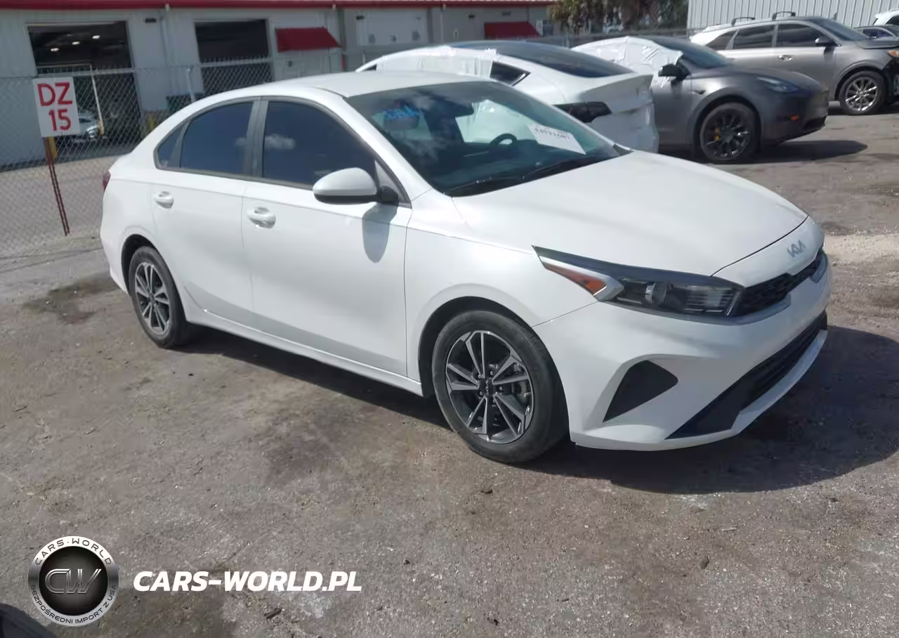 2024 Kia Forte Lxs