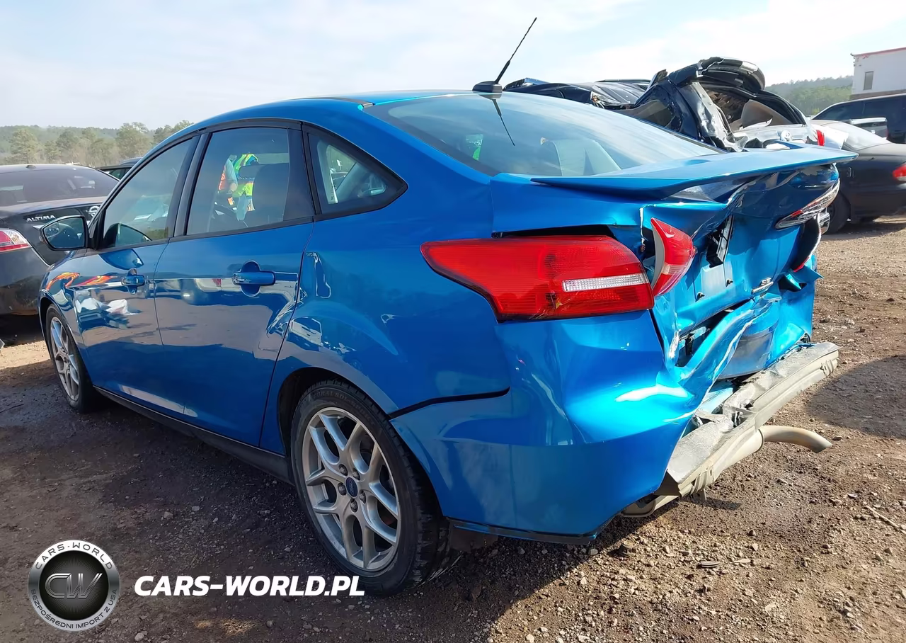 2015 Ford Focus Se VIN:1FADP3F24FL291591 - 3