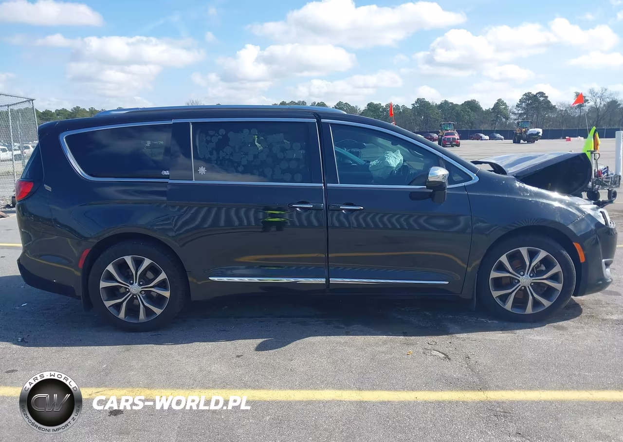 2017 Chrysler Pacifica Limited VIN:2C4RC1GG3HR665080 - 13