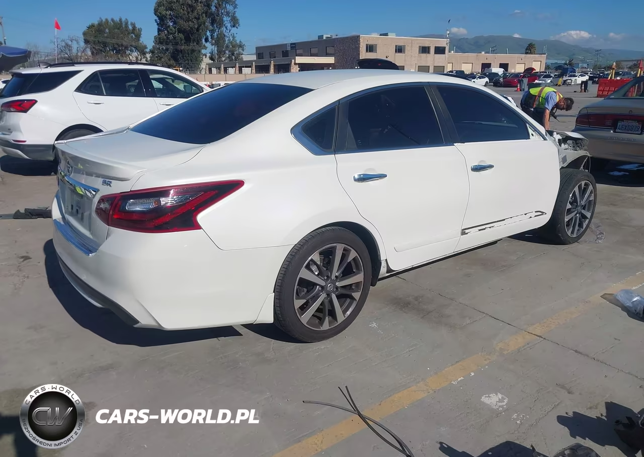 2017 Nissan Altima 2.5 Sr VIN:1N4AL3AP8HC115230 - 4