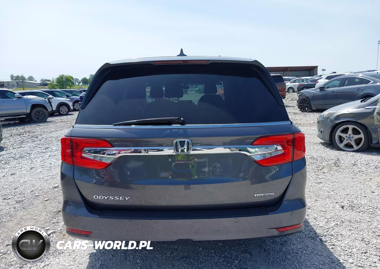 2018 Honda Odyssey Touring VIN:5FNRL6H8XJB017693 - 17