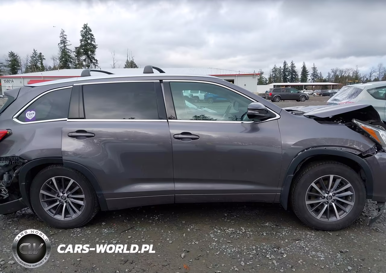 2018 Toyota Highlander Xle VIN:5TDJZRFH1JS534568 - 14