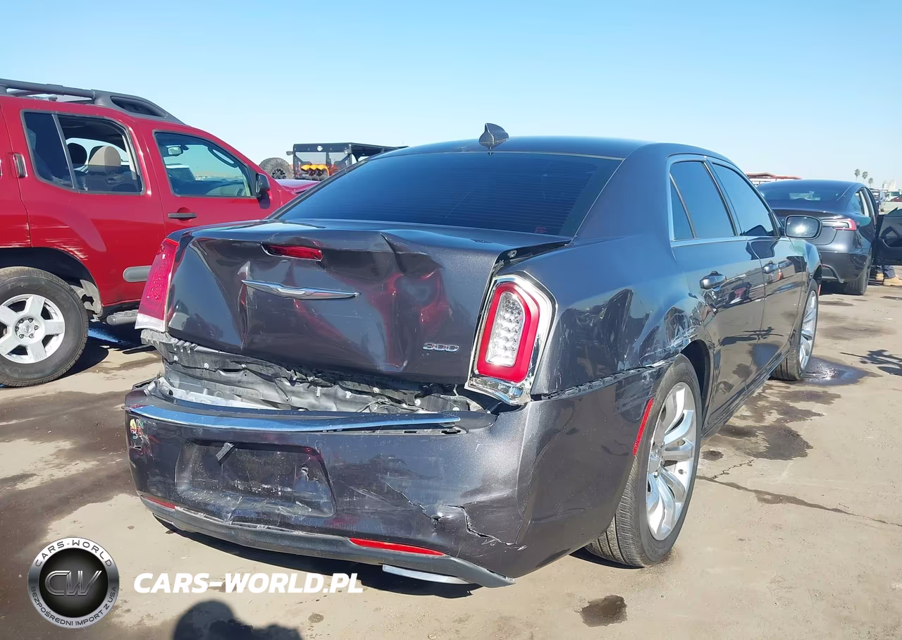 2017 Chrysler 300 Limited VIN:2C3CCAAG5HH593761 - 6