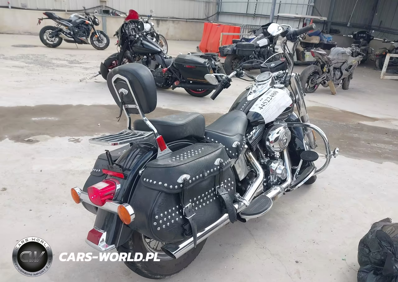 2011 Harley-Davidson Flstc VIN:1HD1BW510BB046310 - 4