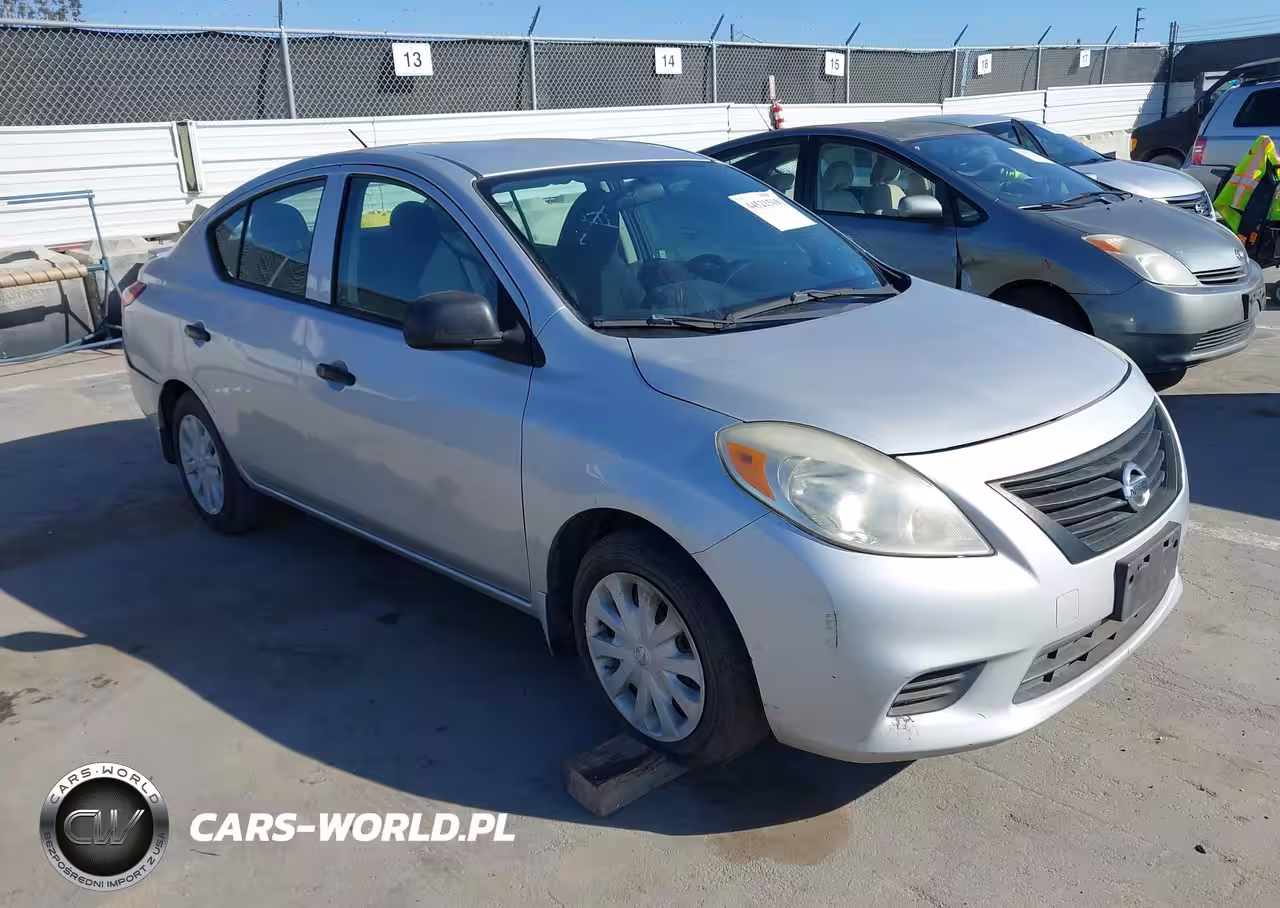 2013 Nissan Versa 1.6 S+