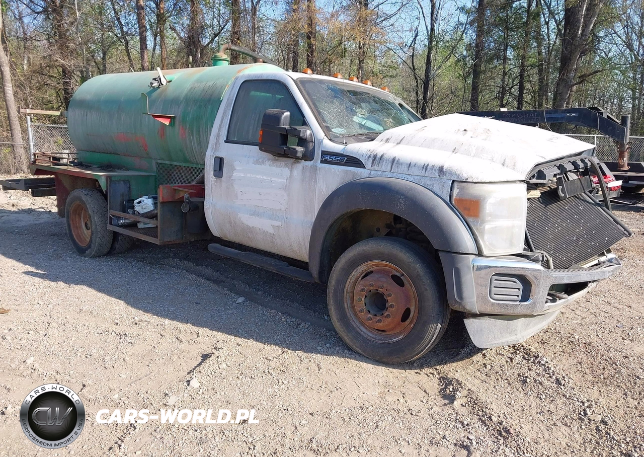 2015 Ford F-550 Chassis Xl