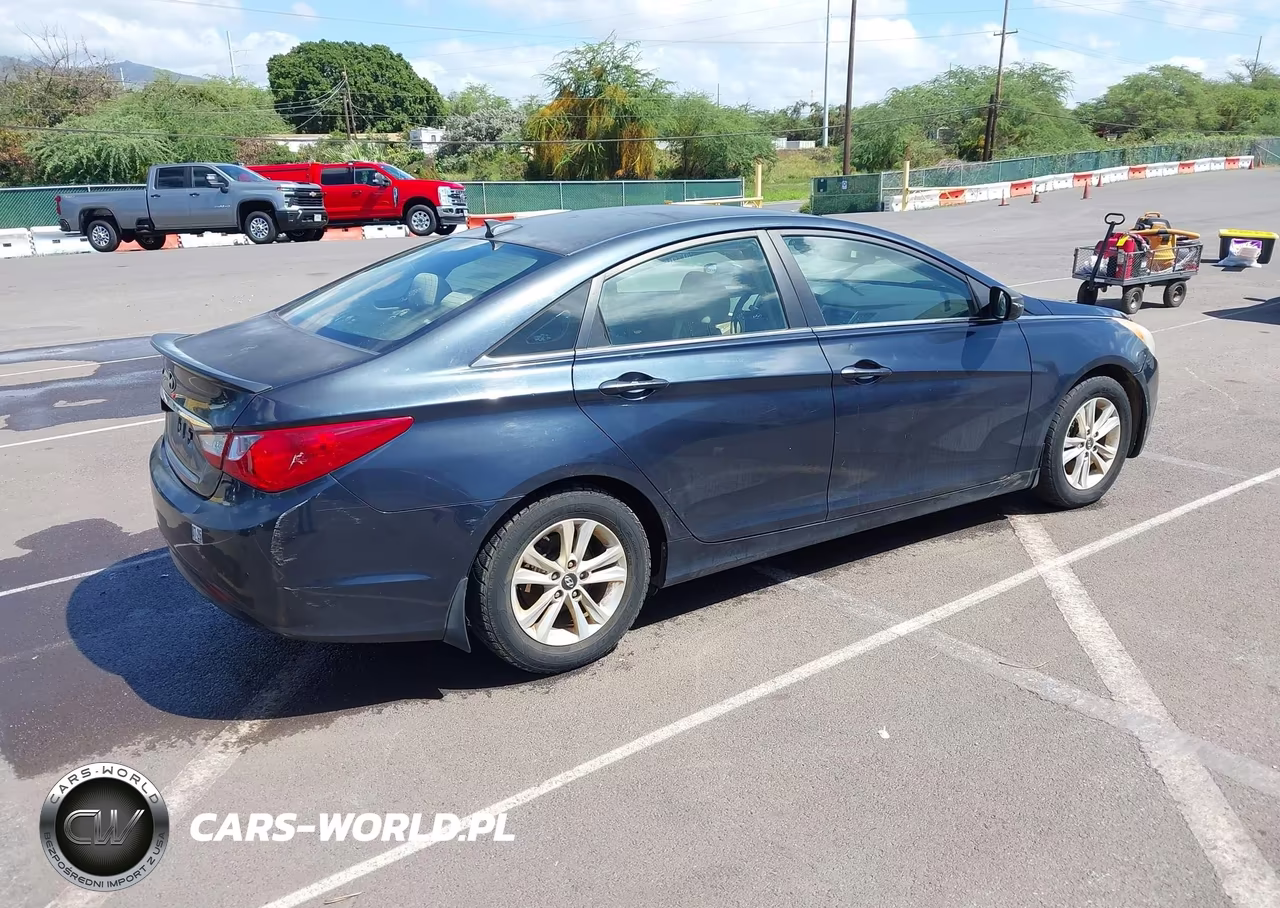 2013 Hyundai Sonata Gls VIN:5NPEB4AC3DH600987 - 4