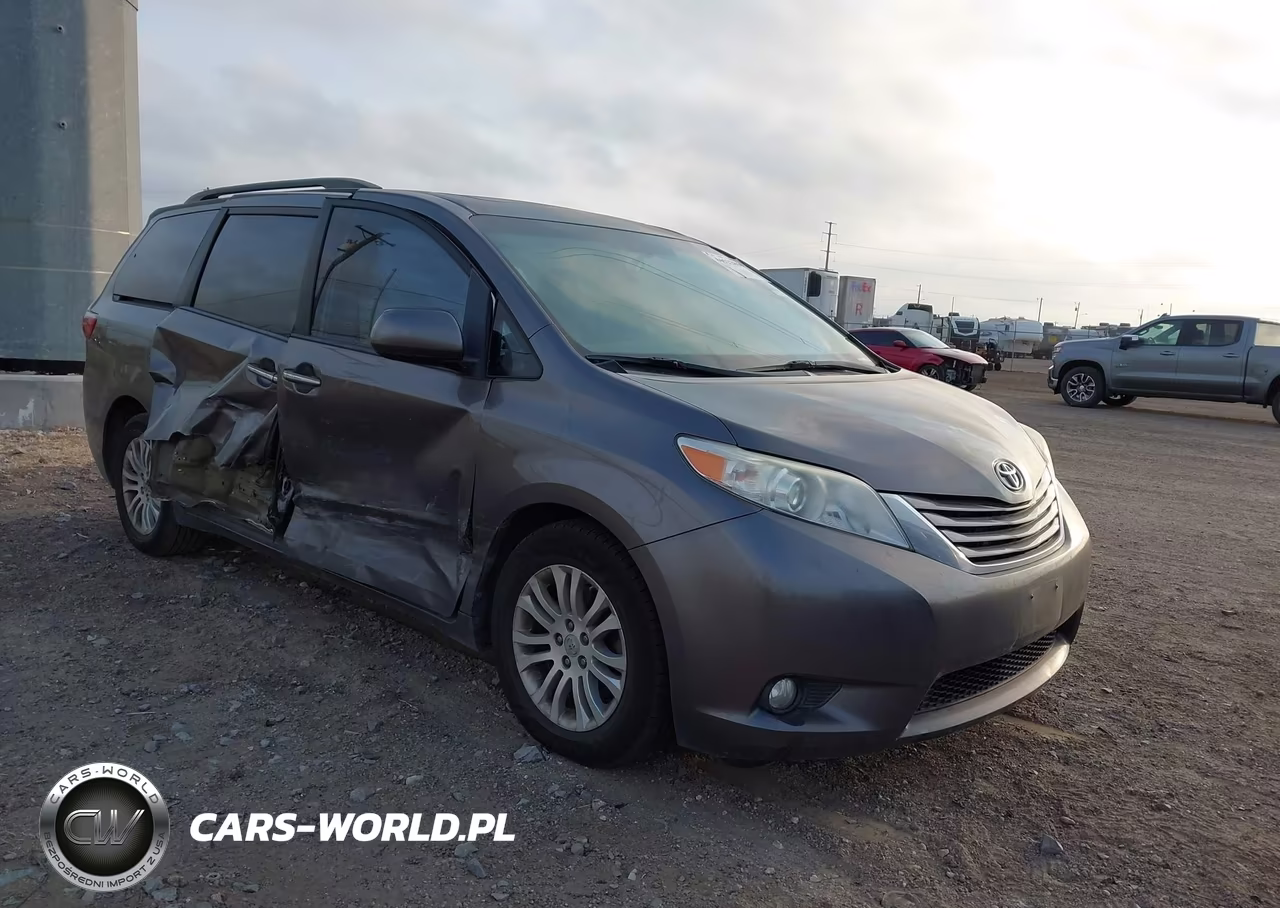 2017 Toyota Sienna Xle 8 Passenger