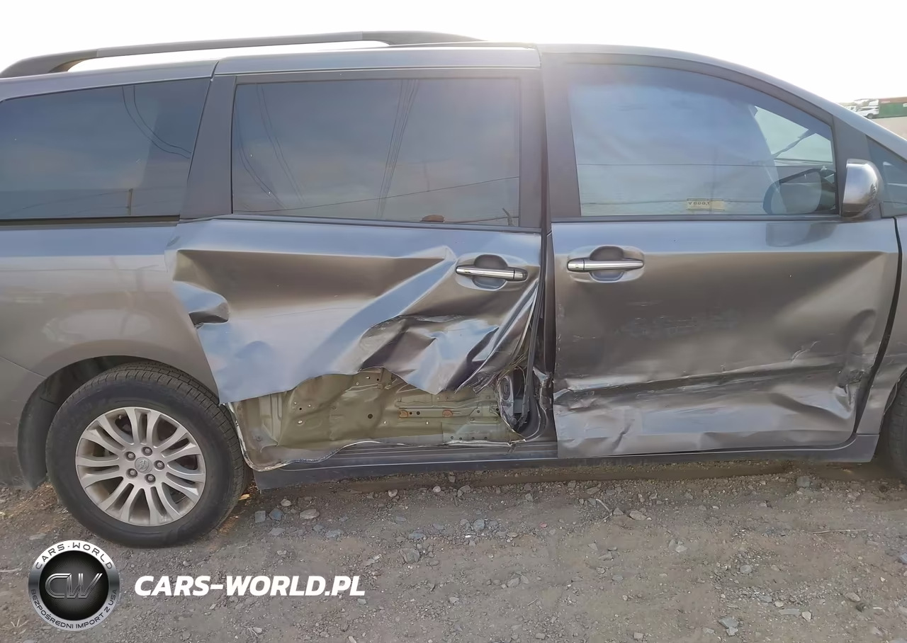 2017 Toyota Sienna Xle 8 Passenger VIN:5TDYZ3DC7HS791764 - 14