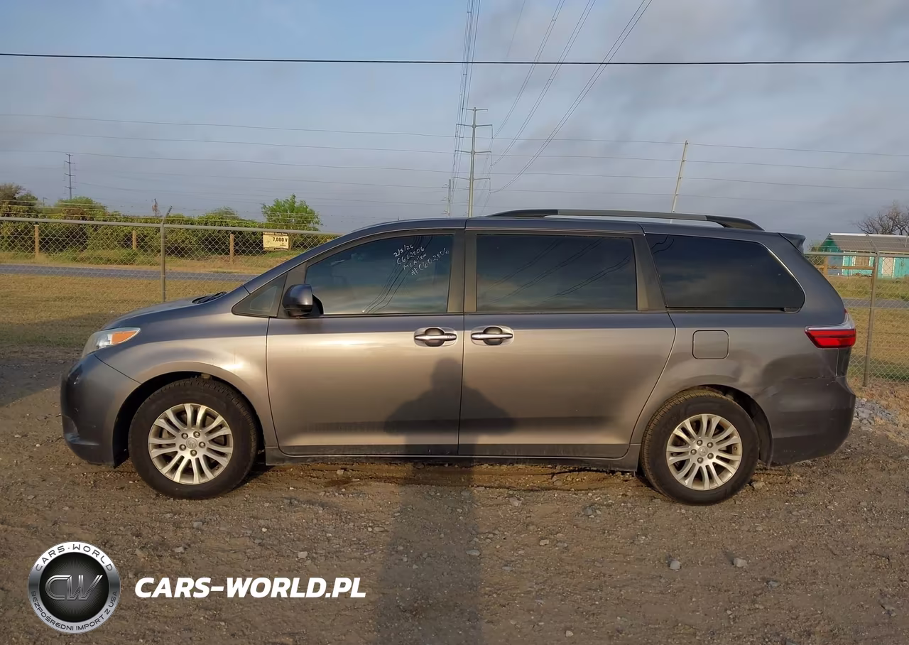 2017 Toyota Sienna Xle 8 Passenger VIN:5TDYZ3DC7HS791764 - 15