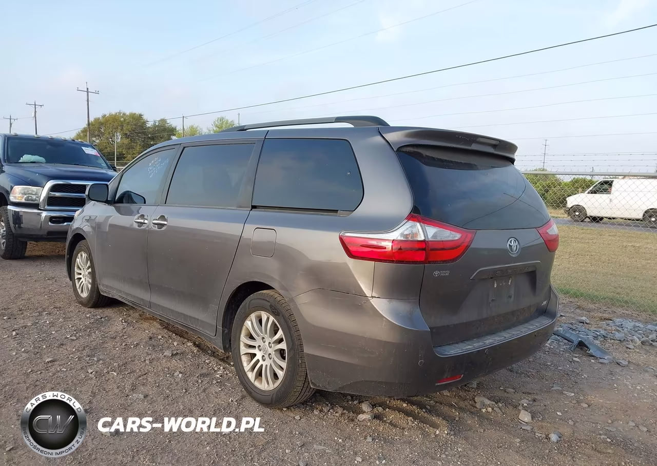 2017 Toyota Sienna Xle 8 Passenger VIN:5TDYZ3DC7HS791764 - 3