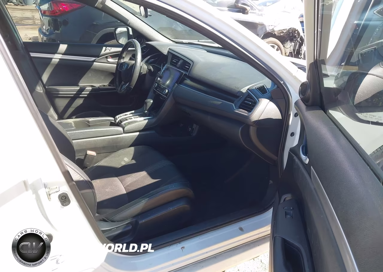 2019 Honda Civic Sport VIN:2HGFC2F88KH598395 - 5