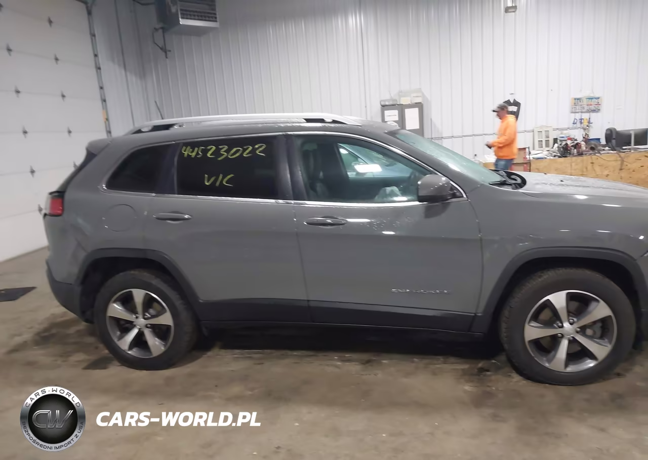 2020 Jeep Cherokee Limited 4X4 VIN:1C4PJMDX2LD588331 - 13