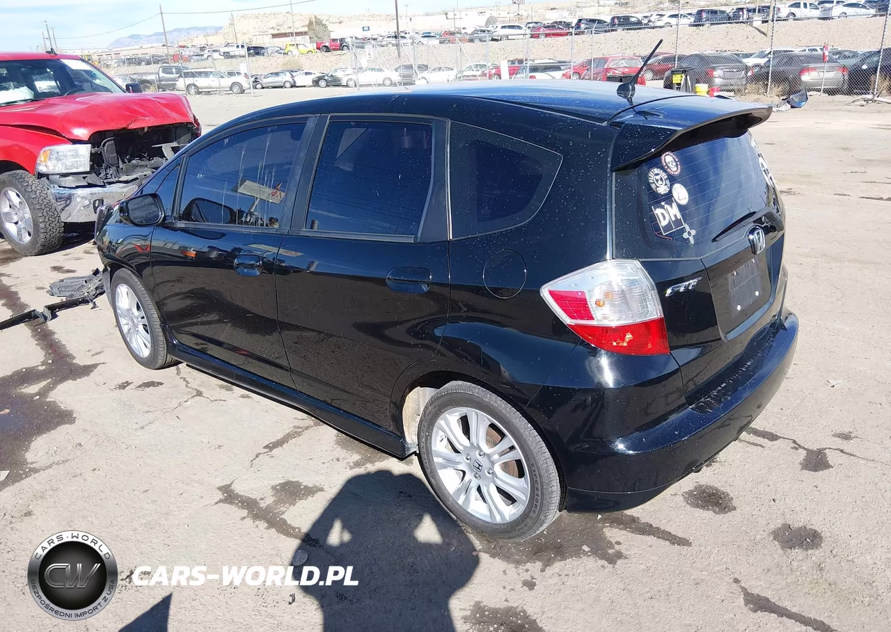 2010 Honda Fit Sport VIN:JHMGE8H46AC014019 - 3