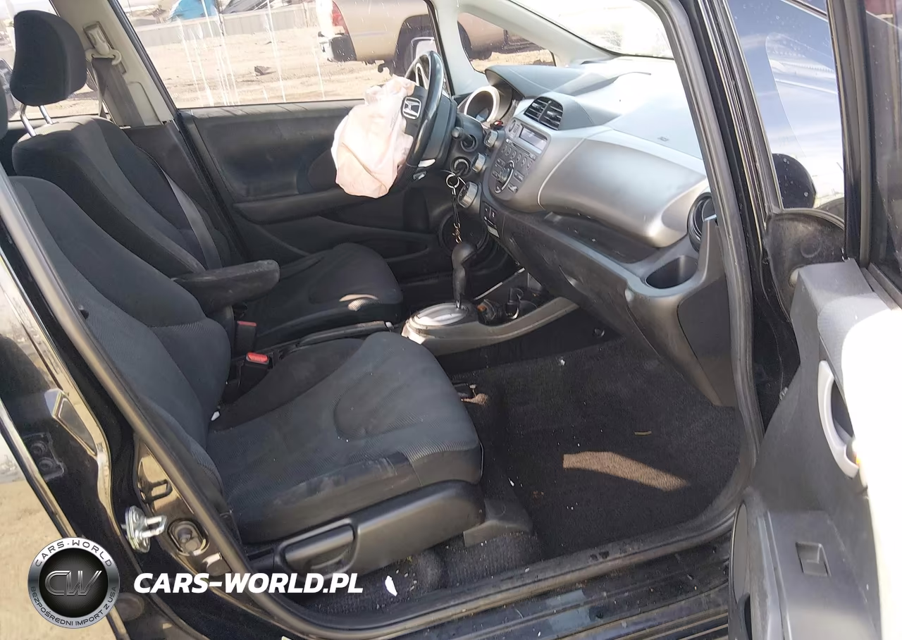 2010 Honda Fit Sport VIN:JHMGE8H46AC014019 - 5