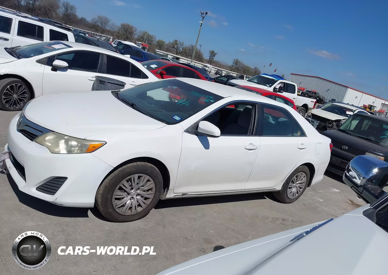 2014 Toyota Camry Le VIN:4T1BF1FK9EU416789 - 14