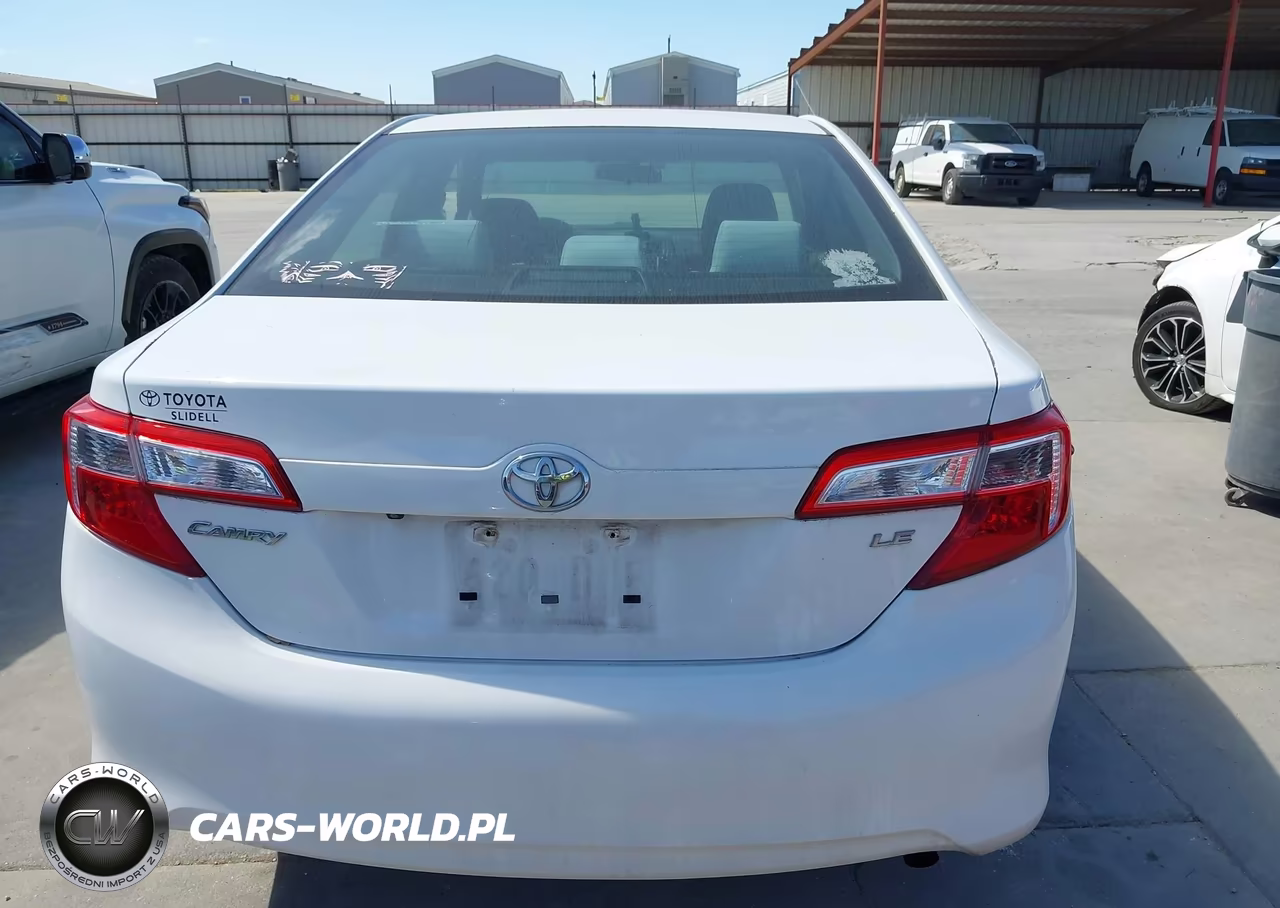 2014 Toyota Camry Le VIN:4T1BF1FK9EU416789 - 16