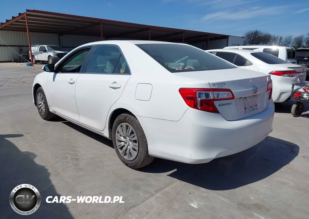 2014 Toyota Camry Le VIN:4T1BF1FK9EU416789 - 3