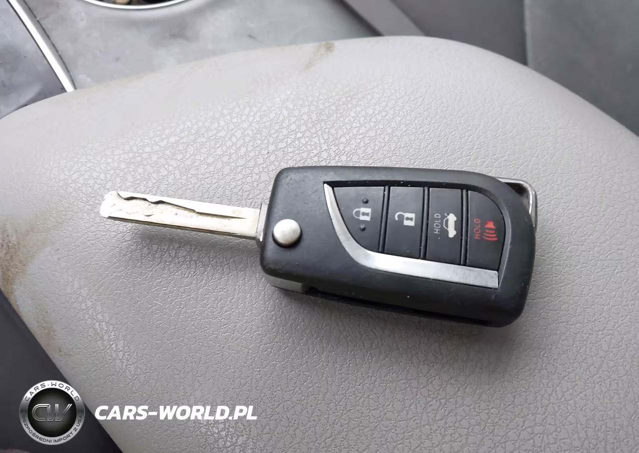 2022 Toyota Camry Le VIN:4T1C11AKXNU647727 - 11