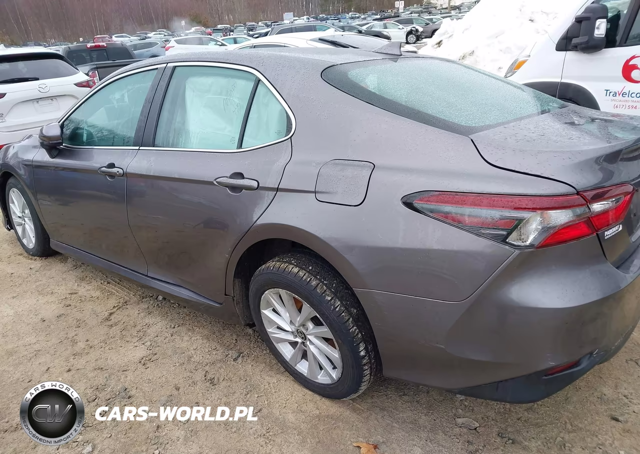 2022 Toyota Camry Le VIN:4T1C11AKXNU647727 - 17