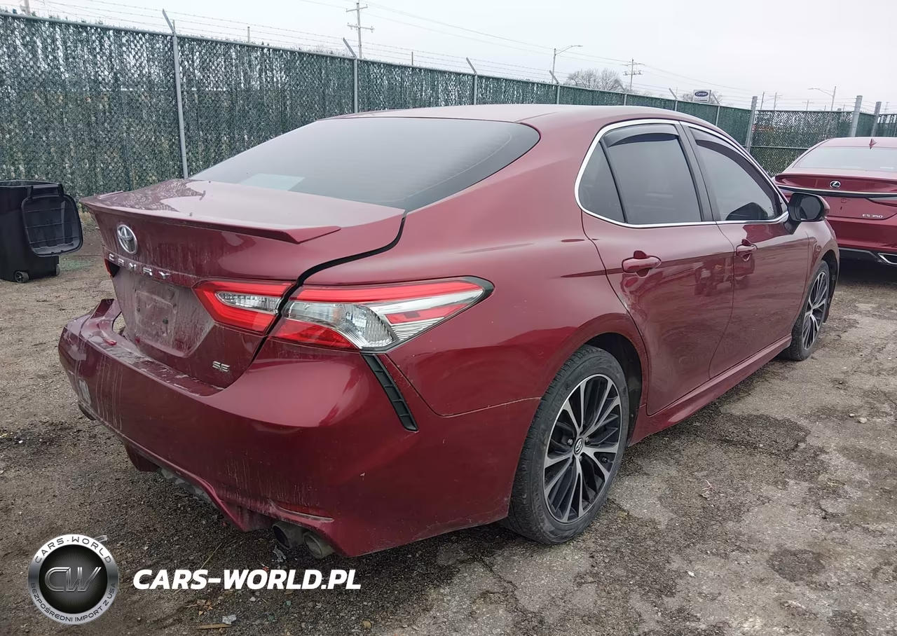 2018 Toyota Camry Se VIN:4T1B11HK5JU648781 - 4