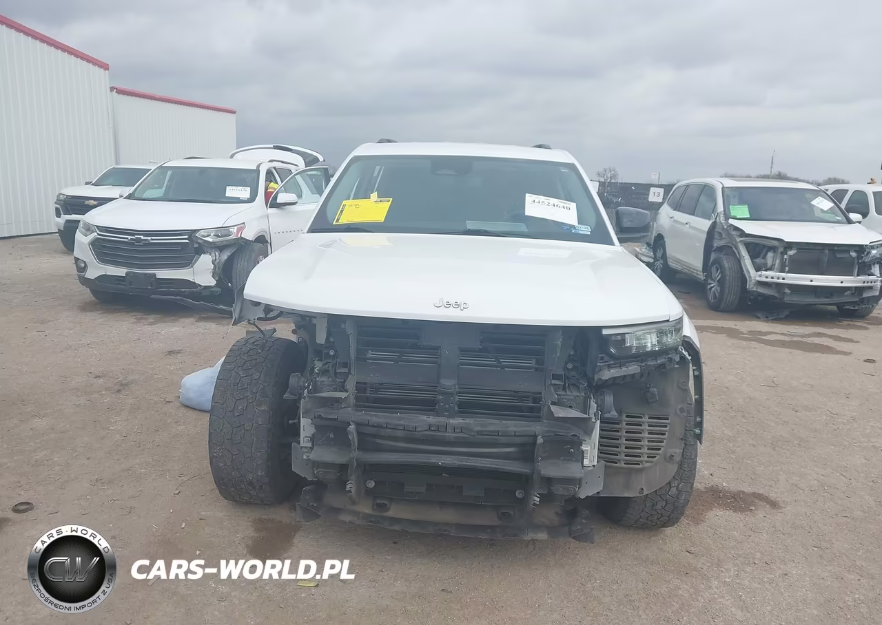 2023 Jeep Grand Cherokee L Laredo 4X4 VIN:1C4RJKAG0P8739134 - 13