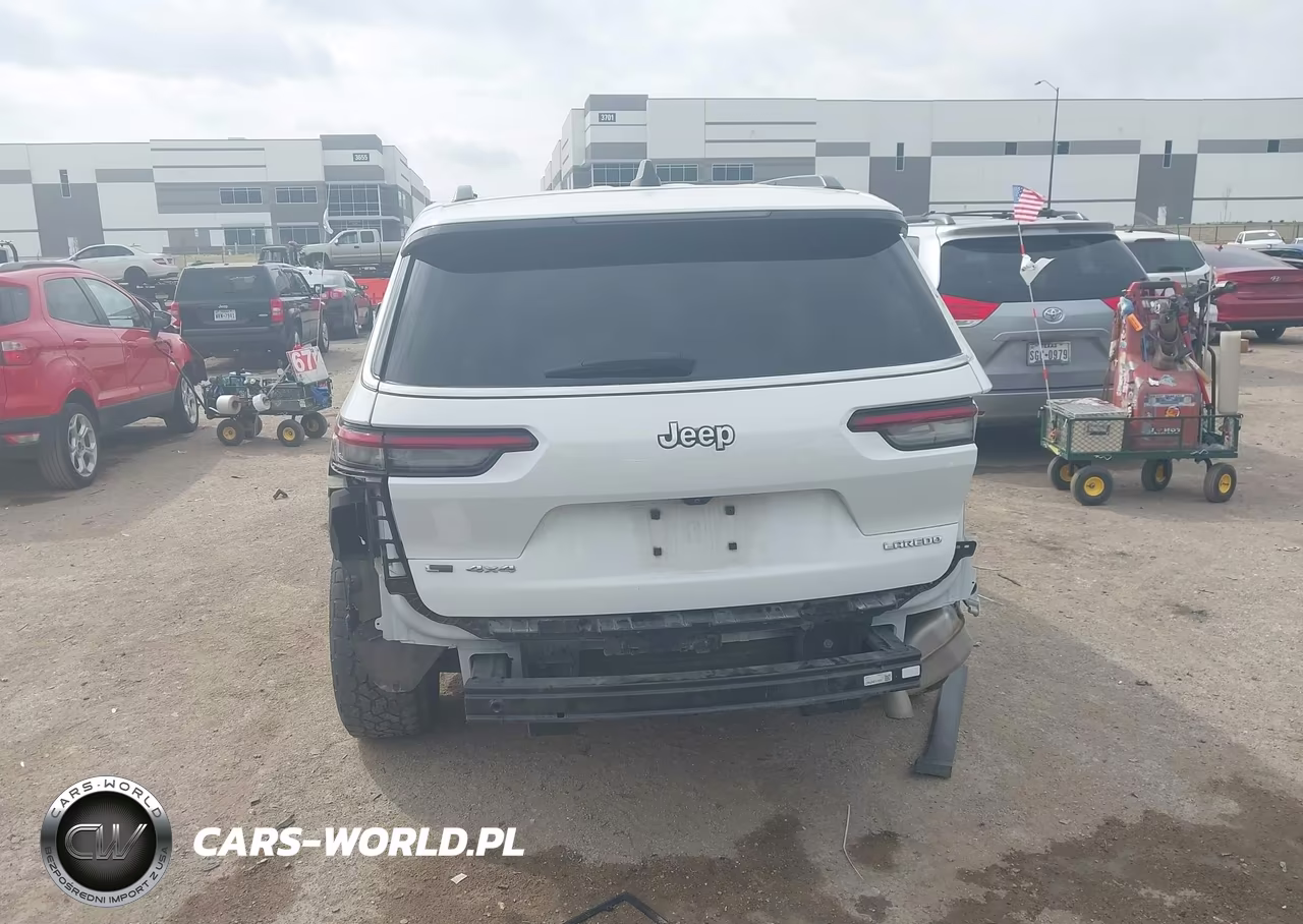 2023 Jeep Grand Cherokee L Laredo 4X4 VIN:1C4RJKAG0P8739134 - 17