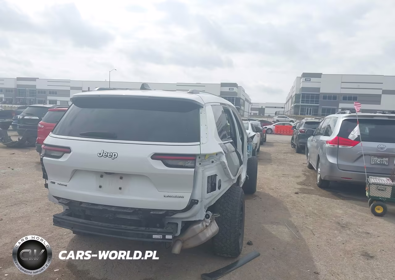2023 Jeep Grand Cherokee L Laredo 4X4 VIN:1C4RJKAG0P8739134 - 4