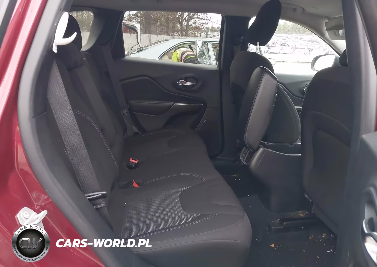 2020 Jeep Cherokee Latitude 4X4 VIN:1C4PJMCB5LD612336 - 8