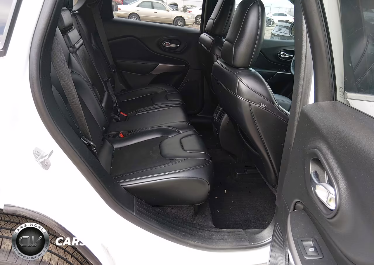 2019 Jeep Cherokee Latitude Plus Fwd VIN:1C4PJLLB1KD203047 - 8