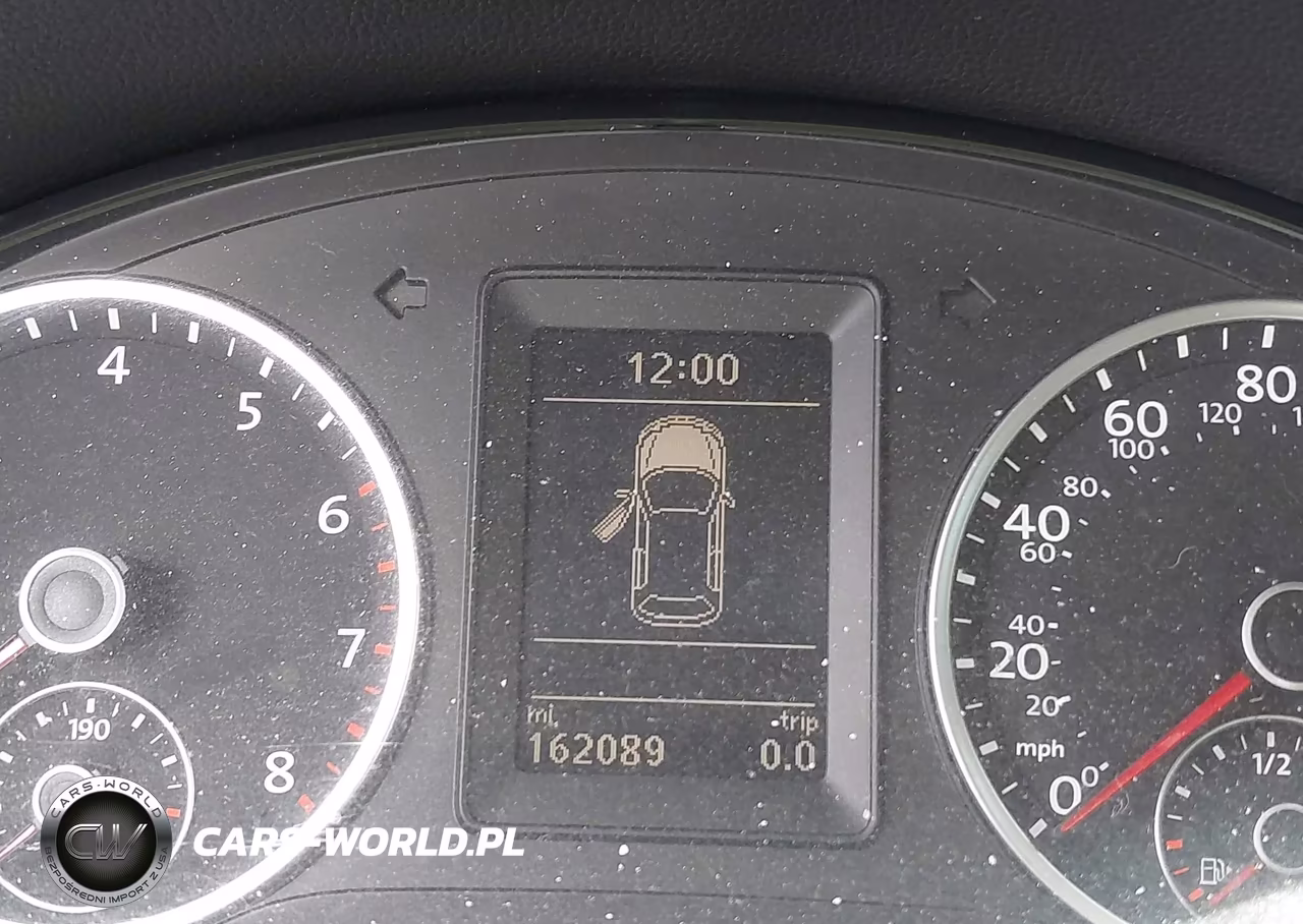 2014 Volkswagen Tiguan S VIN:WVGAV3AX2EW579009 - 14