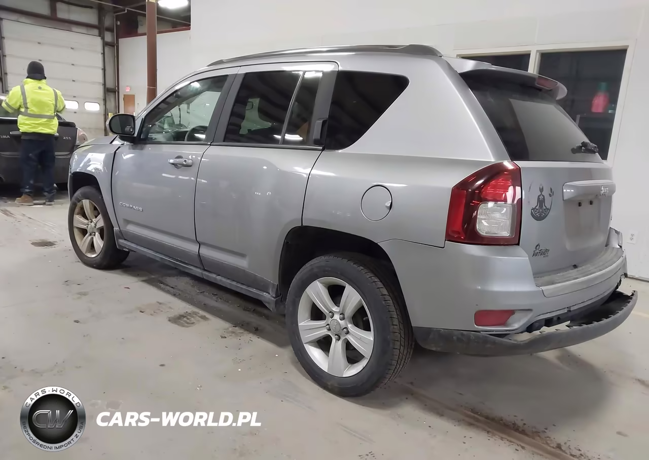 2015 Jeep Compass High Altitude Edition VIN:1C4NJCEA9FD367406 - 3