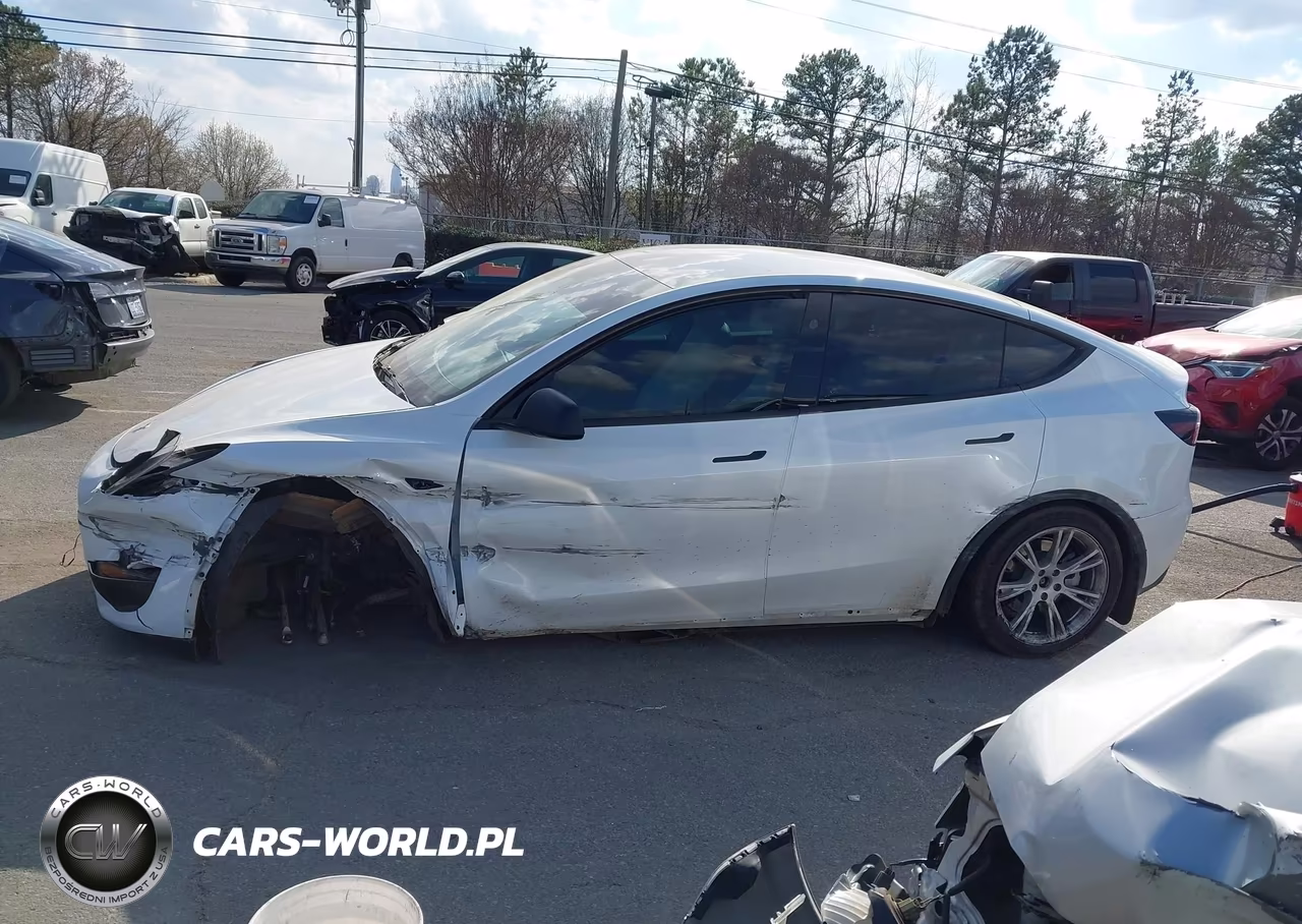 2023 Tesla Model Y VIN:7SAYGDEE5PA145220 - 13