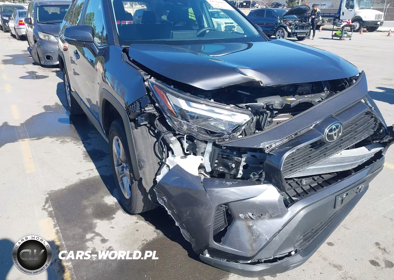 2024 Toyota Rav4 Xle VIN:2T3W1RFV3RC273913 - 17